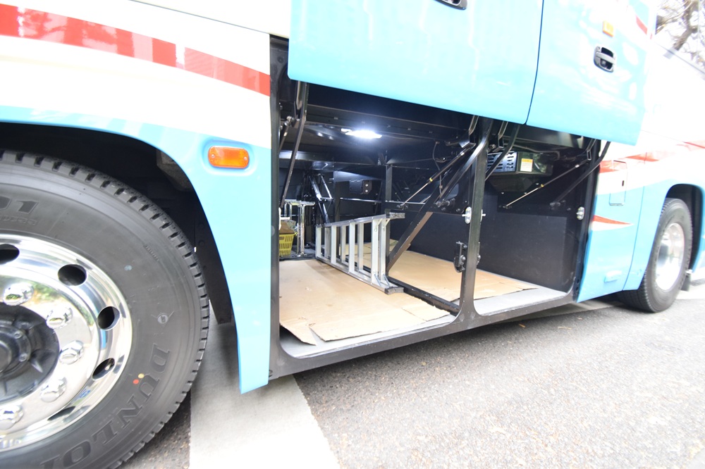 17~20人で全員分のスーツケース(キャリーケース)なら中型バス