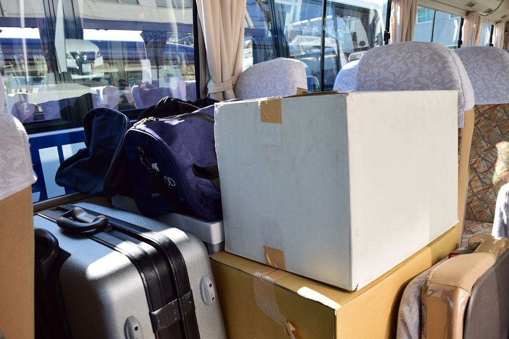 マイクロバスに荷物室はない